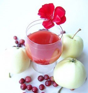 kak-prigotovit-vodku-na-klyukve как приготовить водку на клюкве