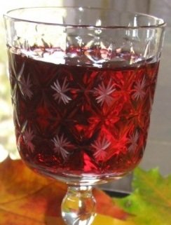 фото самодельного ликера из черешни