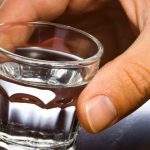 Проверенные методы очистки водки и спирта в домашних условиях