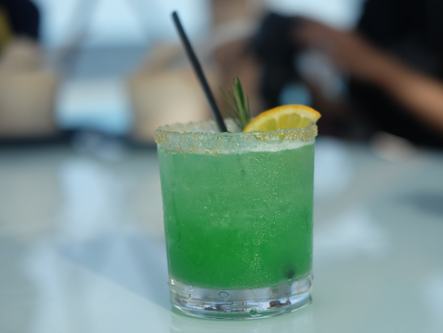 фото коктейля зелёный Веспер