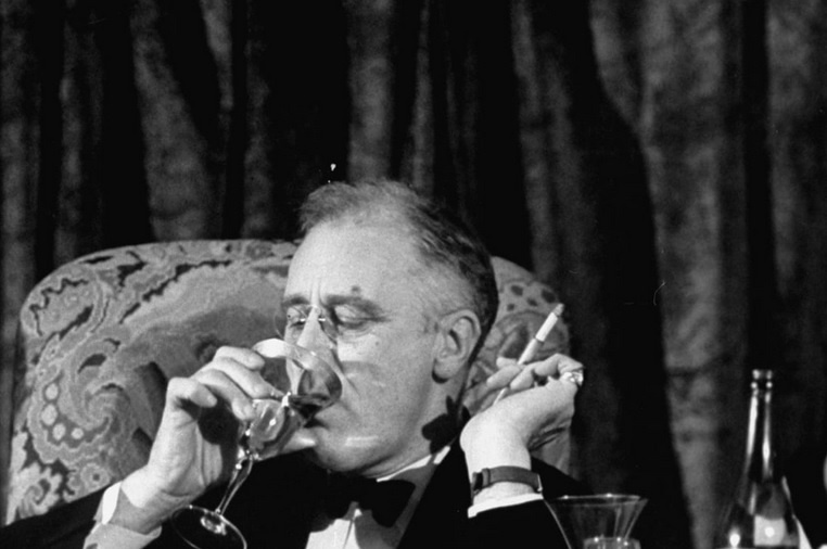 фото как Рузвельт пьёт Сухой Мартини