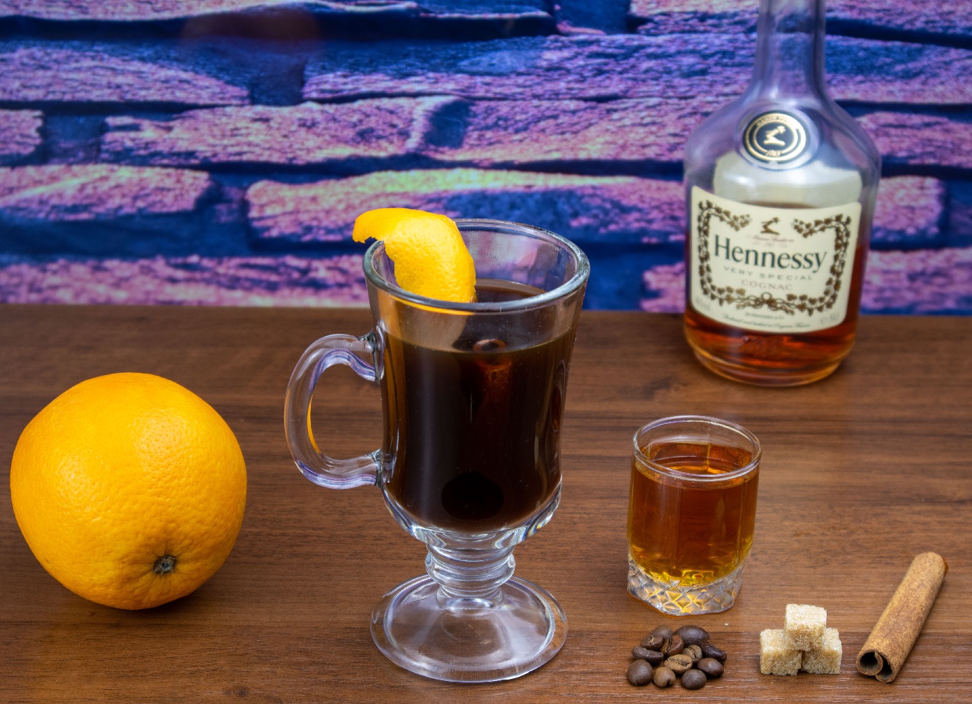 фото кофе с коньяком, апельсиновой цедрой и корицей