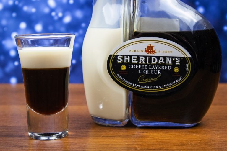 Как пить Шериданс (Sheridan's): чем закусывать и разбавлять