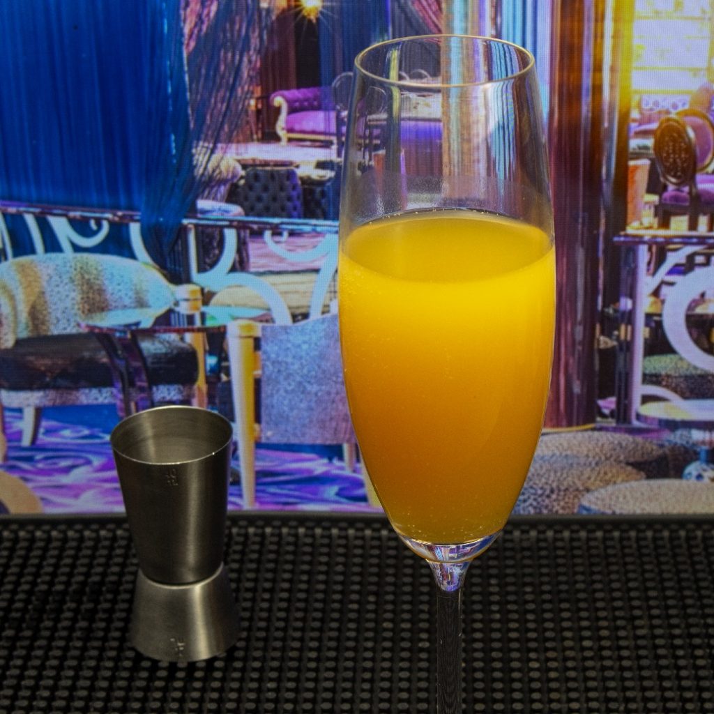 Коктейль Беллини (Bellini): рецепты с персиковым пюре и соком