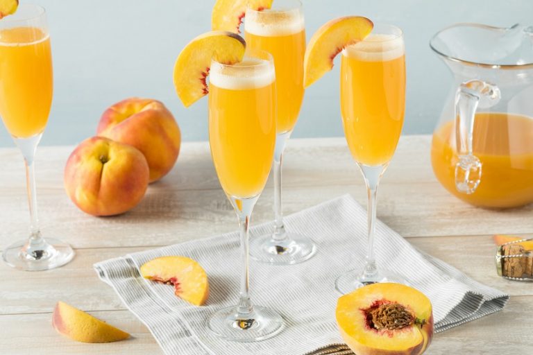 Коктейль Беллини (Bellini): рецепты с персиковым пюре и соком