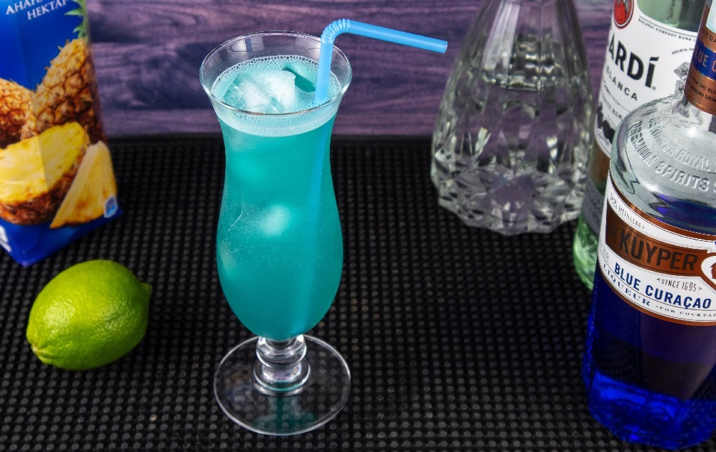 фото алкогольного коктейля Голубые Гавайи домашнего приготовления