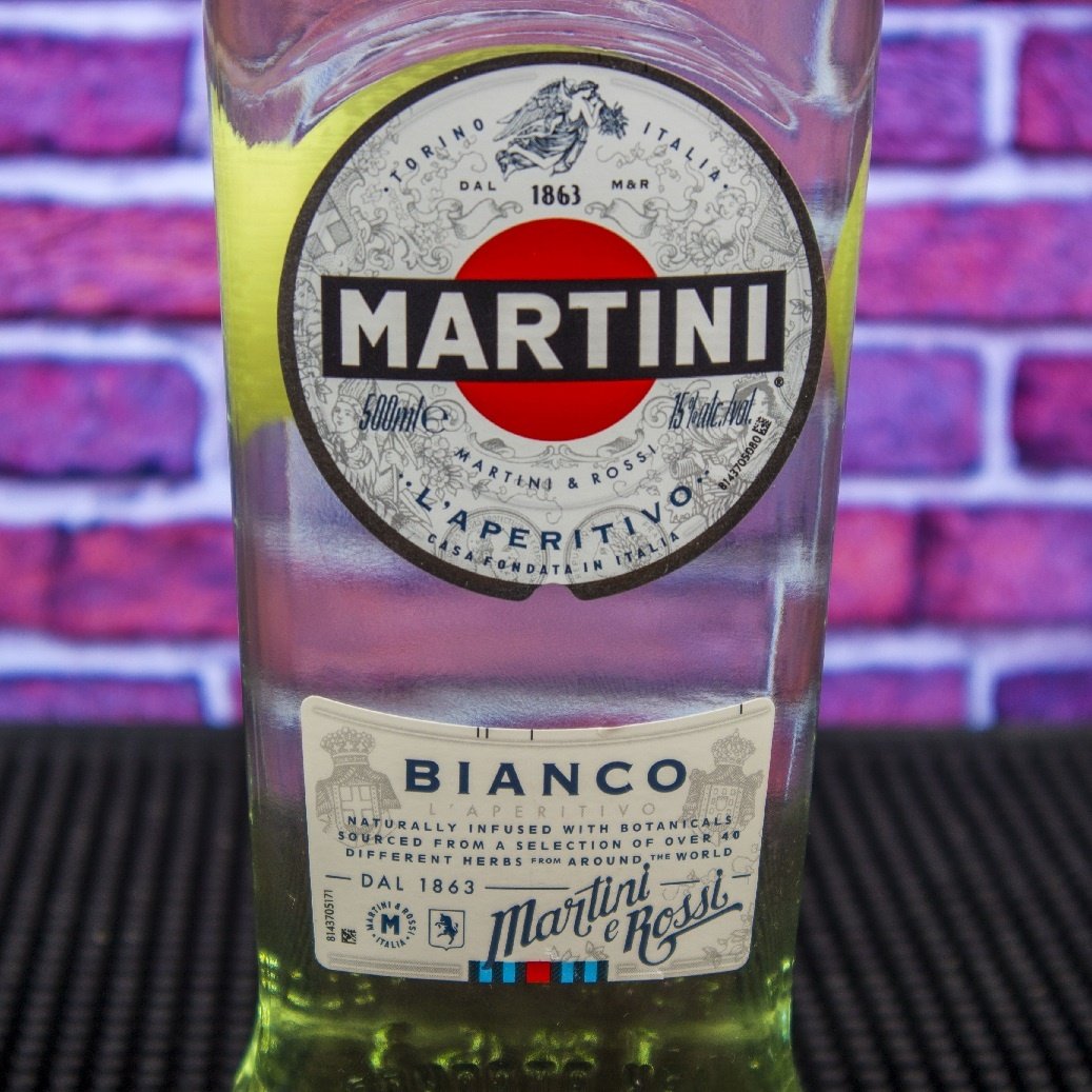 Как пить Мартини Бьянко (Martini Bianco): правила и коктейли