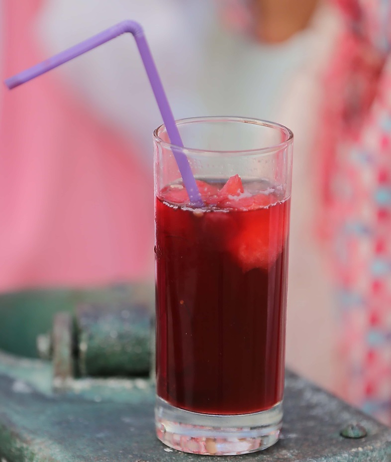 фото коктейля с колой и вишнёвым соком