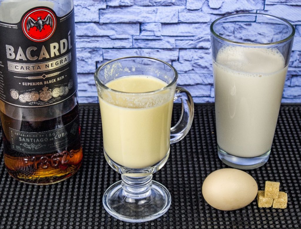 Коктейль Эгг-ног (Egg-nog) – простой алкогольный рецепт