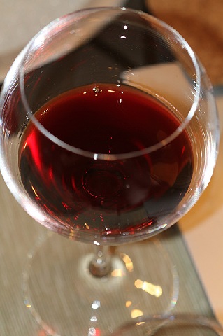 фото цвета красного вина кьянти