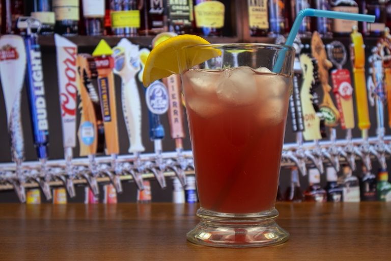 Коктейль «Морской бриз» – состав, пропорции, рецепт, история