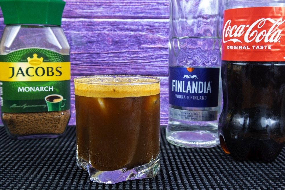 фото алкогольного коктейля с кофе Чёрная Каракатица