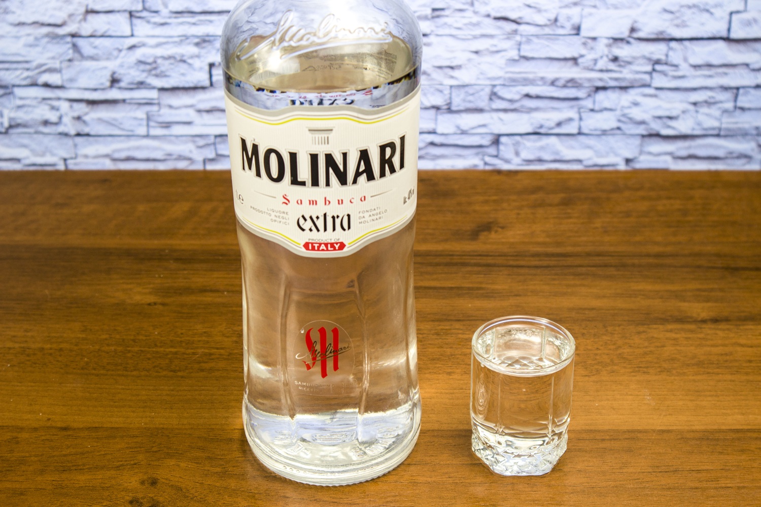 фото самбуки Молинари Экстра