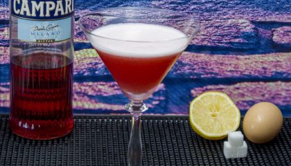 фото алкогольного коктейля Кампари Сауэр