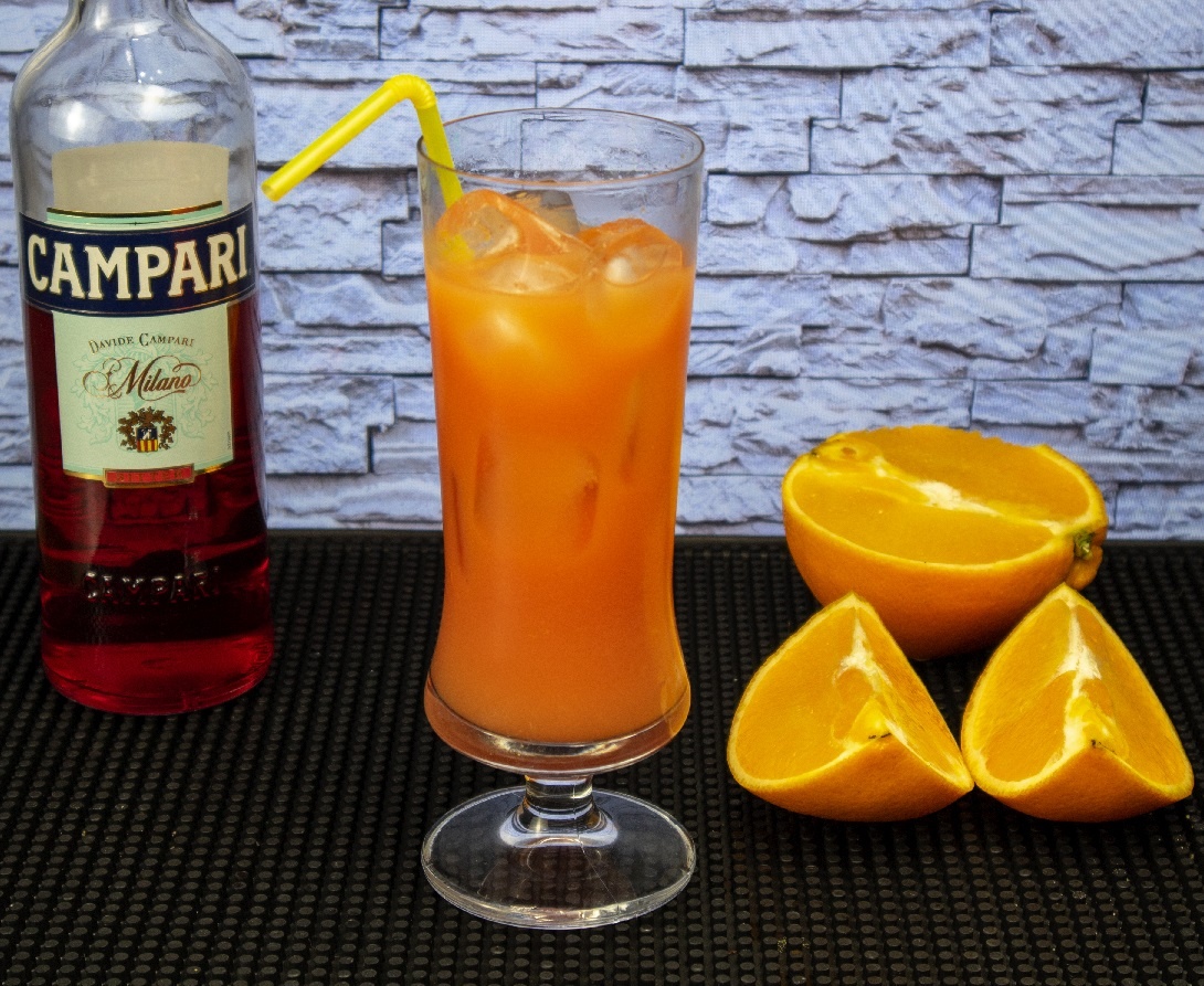 фото алкогольного коктейля Кампари Оранж