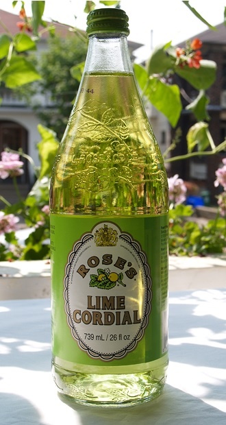 фото современной бутылки Rose's Lime Cordial