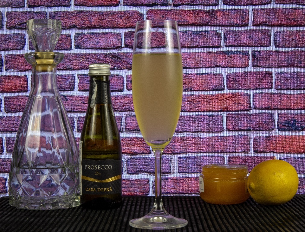 фото коктейля Северное сияние с шампанским и водкой