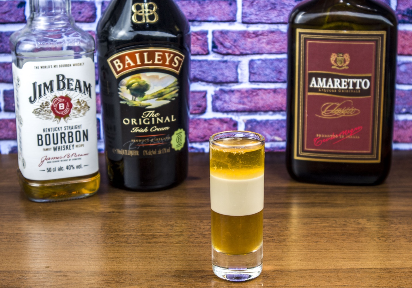 фото шота с Амаретто под названием Пылающий Генри