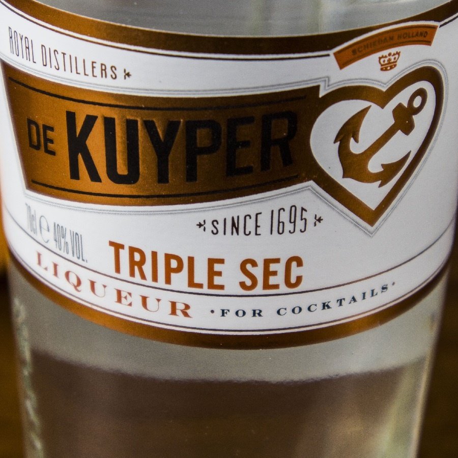 Как пить ликёр Трипл Сек (Triple Sec): подача и коктейли