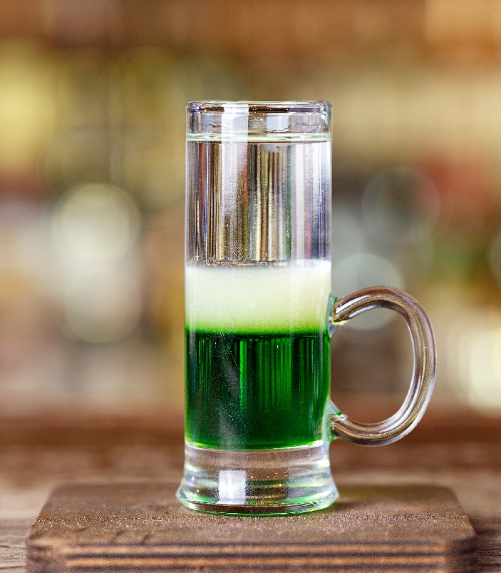 слоистый коктейль зеленый мексиканец