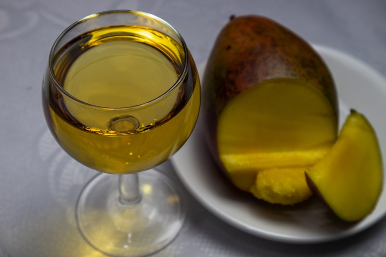 фото домашнего вина из манго