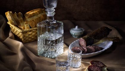 фото самогона из ягод шиповника