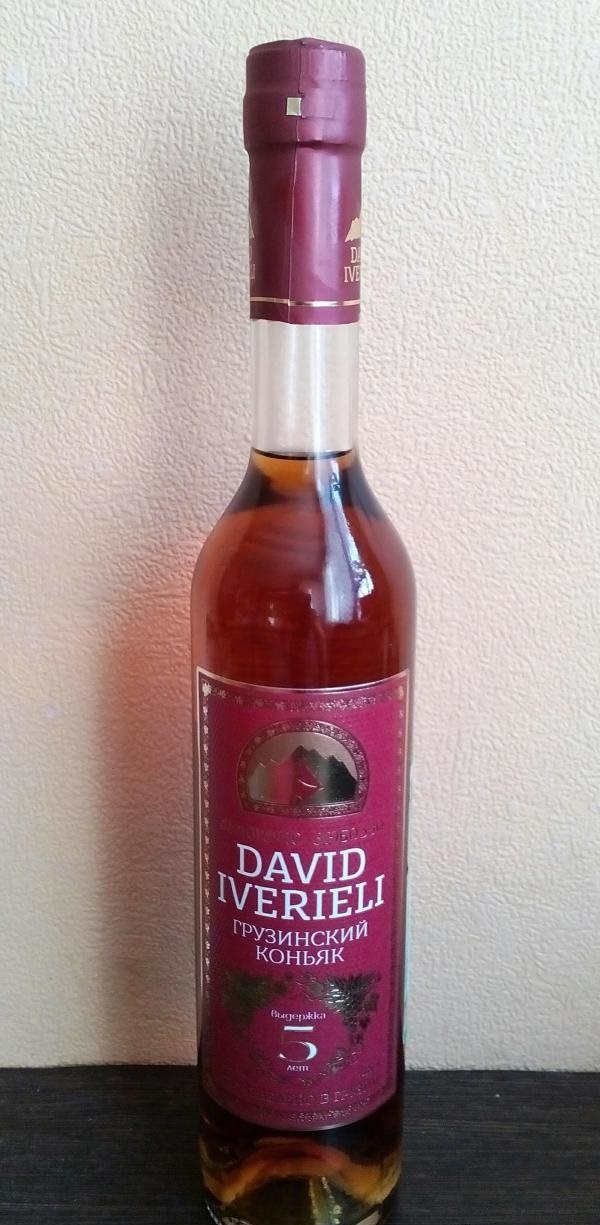 бутылка коньяка Давид Ивериели