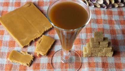 фото домашнего ликера из ирисок