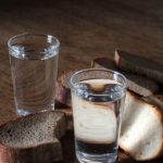 почему нужно занюхивать водку