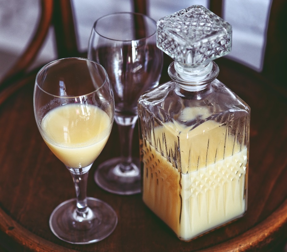 фото домашнего крем-ликера с лимоном и молоком