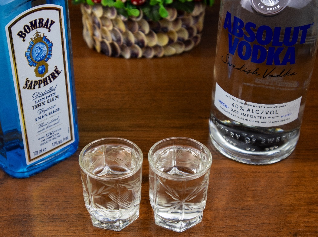 визуальные отличия между водкой и джином