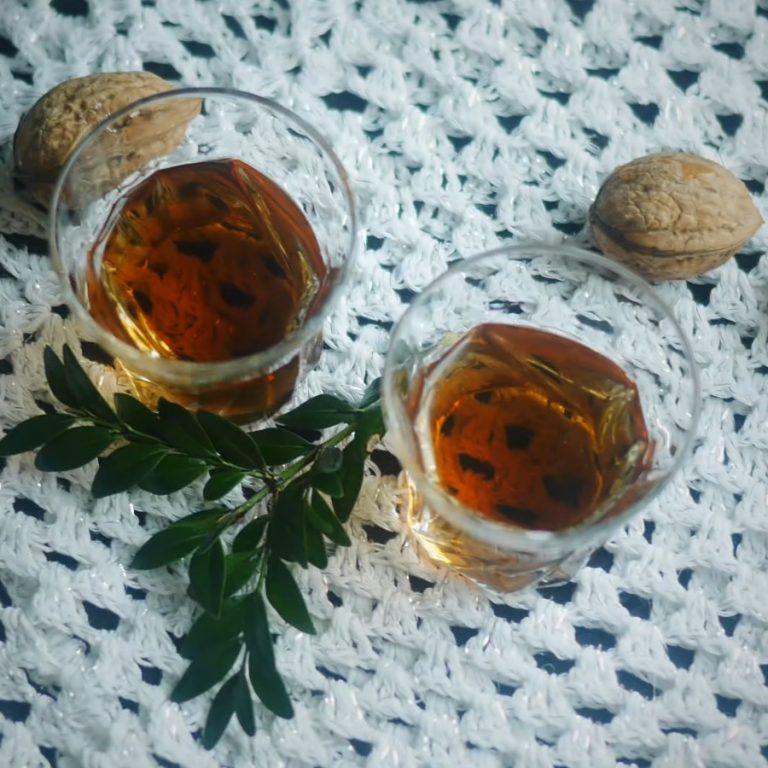 Настойка на перегородках грецкого ореха – рецепт для пития