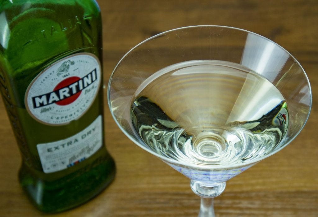Мартини Экстра Драй (Martini Extra Dry): как пить и коктейли