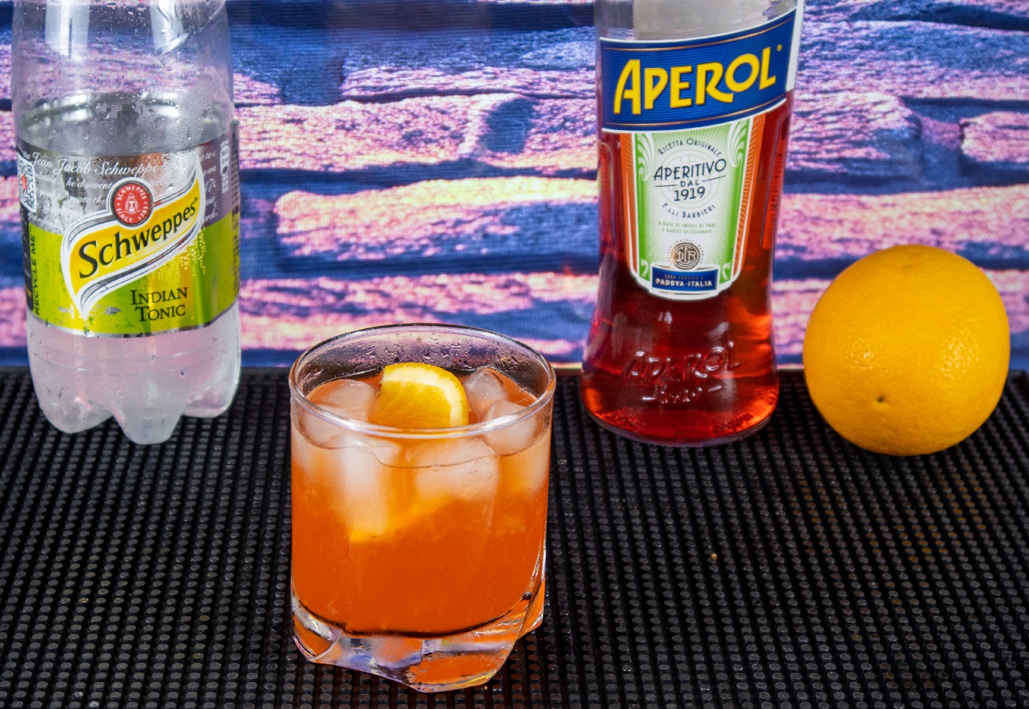 фото Апероля с тоником и апельсиновым соком