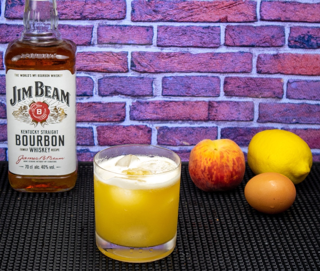 фото Персикового Сауэра с бурбоном