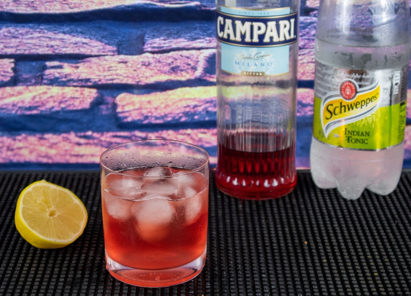 фото Кампари с тоником и лимонным соком