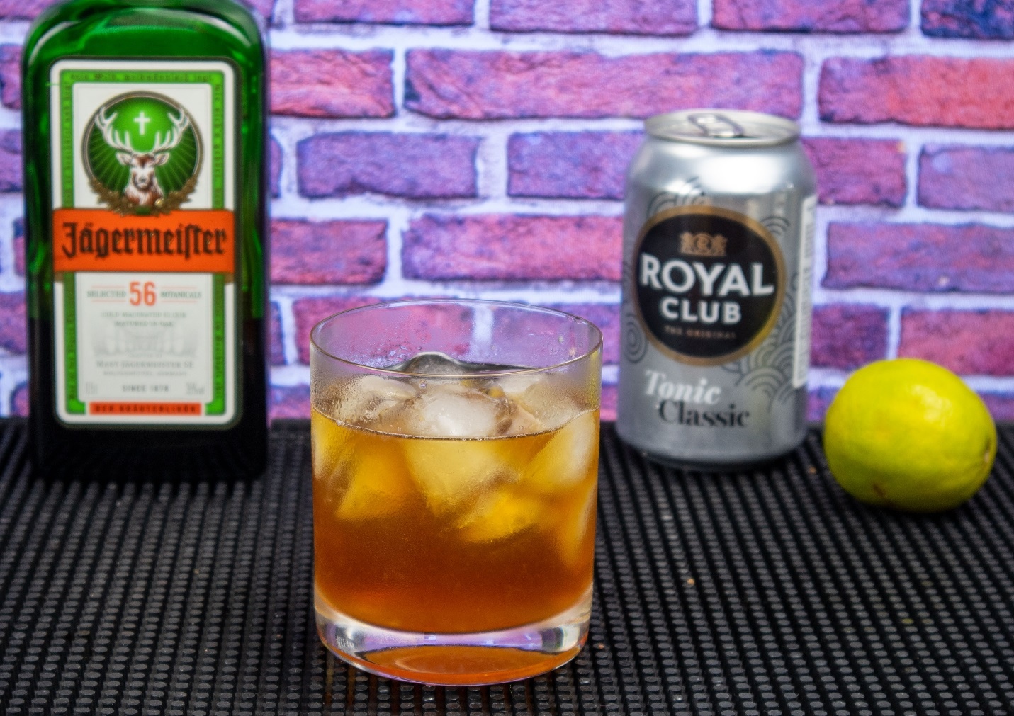 фото Егермейстера с тоником и соком лама