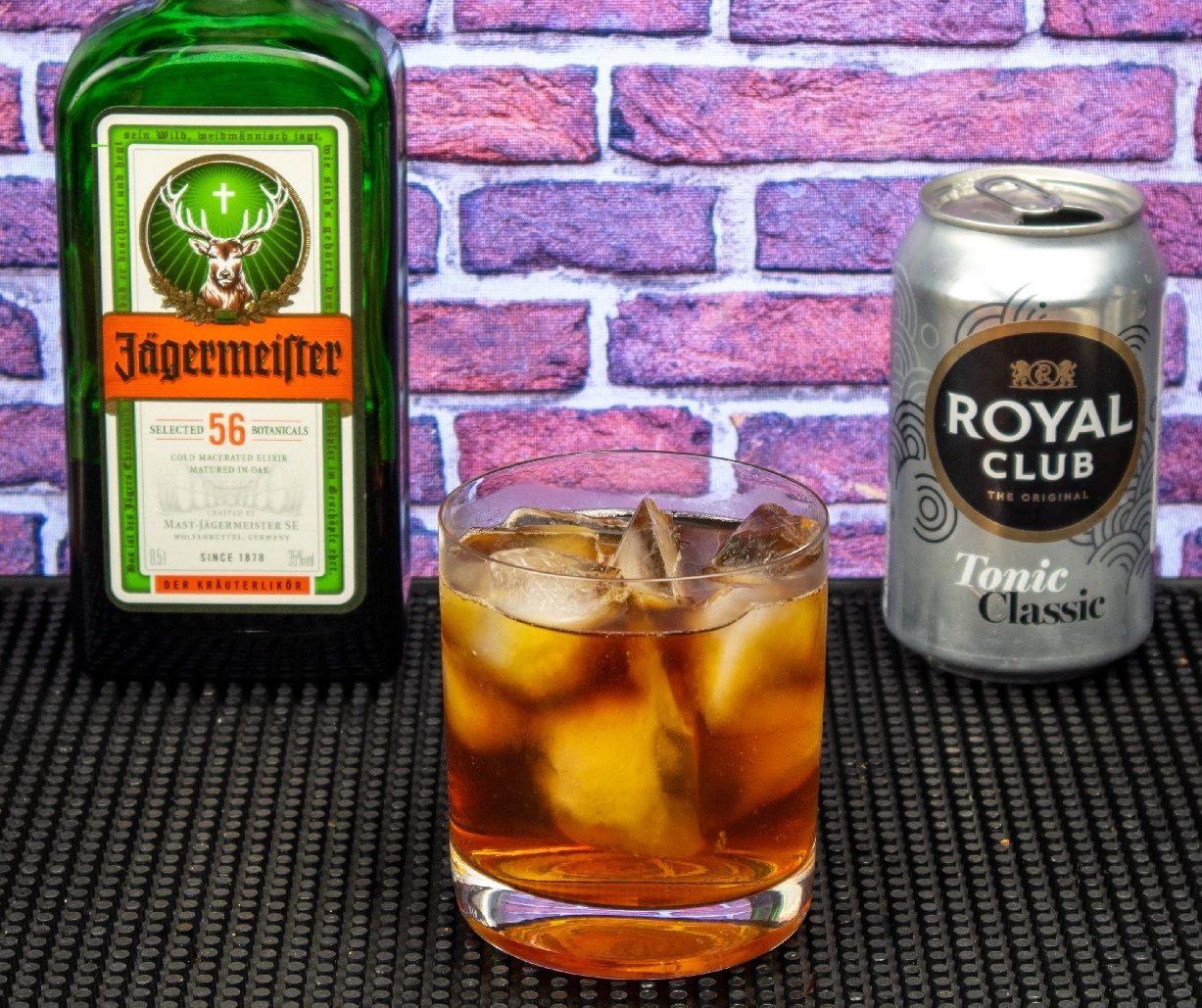 фото ликёра Егермейстер с тоником