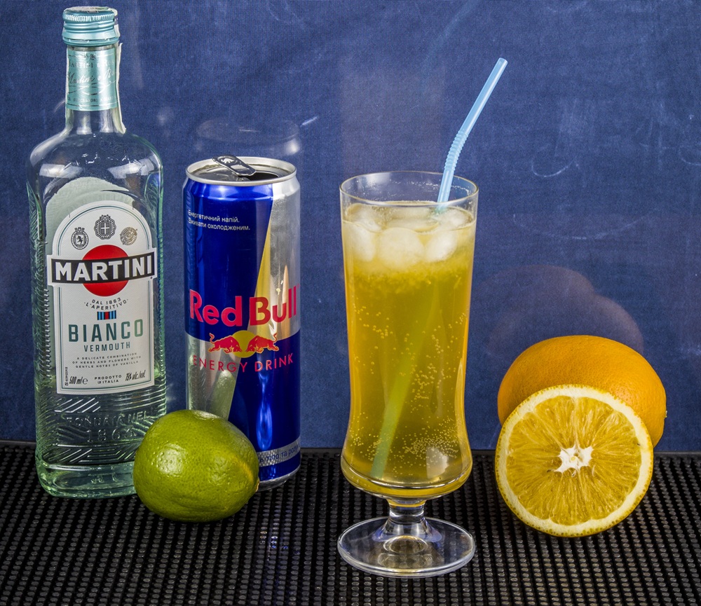 фото коктейля из Мартини, энергетика и сока