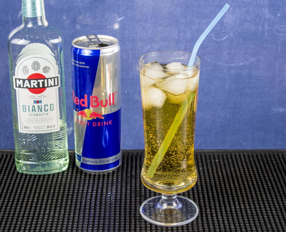 фото Мартини с Ред Булл